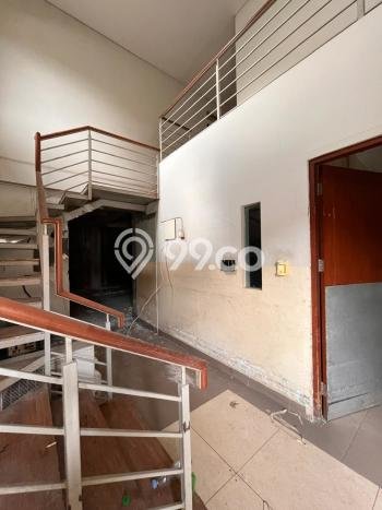 Gudang Dijual di Cinere Depok dengan Luas Bangunan 300m2 Gudang Dijual di Cinere Depok dengan Luas Bangunan 300m2