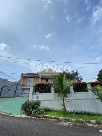 Dijual Rumah Premium dengan Fasilitas Sekitar Lengkap di Cinere, Depok Dijual Rumah Premium dengan Fasilitas Sekitar Lengkap di Cinere, Depok