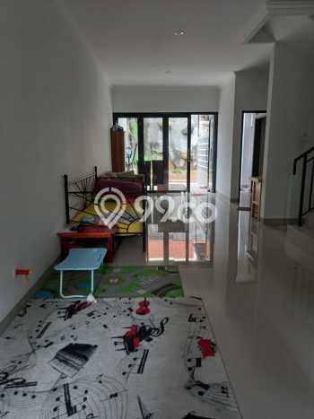 Dijual Rumah Premium dengan Fasilitas Sekitar Komplit di Cinere, Depok Dijual Rumah Premium dengan Fasilitas Sekitar Komplit di Cinere, Depok