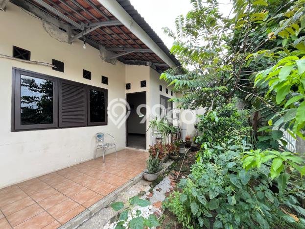 Hunian Cantik Modern Lb 200m2 di Cinere, Depok Hunian Cantik Modern Lb 200m2 di Cinere, Depok