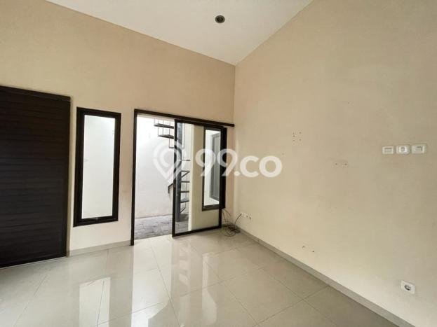 Dijual Cepat Rumah dengan 3 Kamar Tidur dan 2 Kamar Mandi di Area Cinere, Depok Dijual Cepat Rumah dengan 3 Kamar Tidur dan 2 Kamar Mandi di Area Cinere, Depok