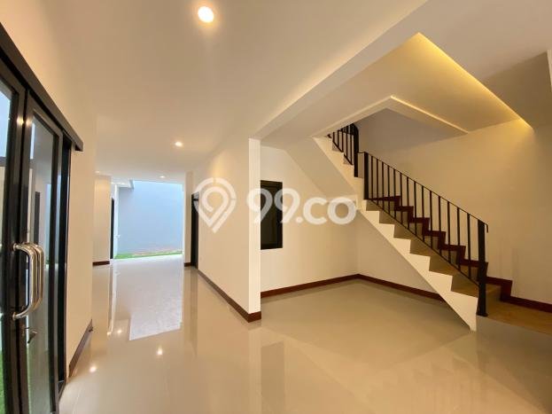 HARGA SPECIAL! Rumah Asri di Cinere, LT 162m² Bangunan 255m² HARGA SPECIAL! Rumah Asri di Cinere, LT 162m² Bangunan 255m²