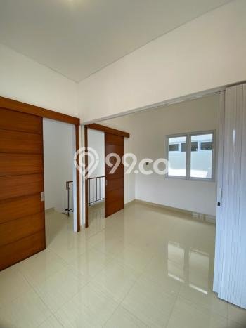 Jual Rumah Luas Elegan Dengan View Cantik di Pangkalan Jati, Depok Jual Rumah Luas Elegan Dengan View Cantik di Pangkalan Jati, Depok