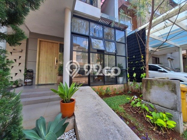Dijual Rumah Luas Elegan Dengan View Eksklusif di Lebak Bulus, Jakarta Selatan Dijual Rumah Luas Elegan Dengan View Eksklusif di Lebak Bulus, Jakarta Selatan