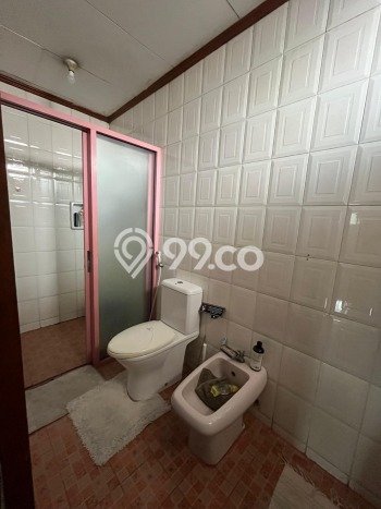 For Sale Rumah 4 Kamar Lokasi Ideal Bagus dan Strategis di Cinere For Sale Rumah 4 Kamar Lokasi Ideal Bagus dan Strategis di Cinere