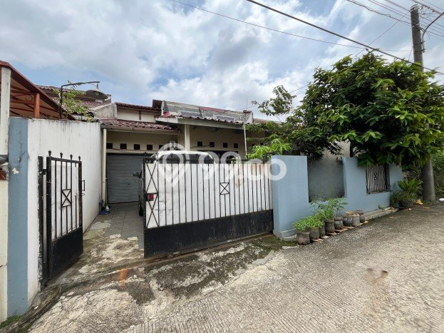 Rumah Modern Cantik 3 KT Bisa Langsung Pindah di Ciputat Rumah Modern Cantik 3 KT Bisa Langsung Pindah di Ciputat