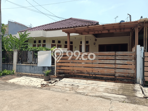 For Sale Rumah 3 Kamar Lokasi Strategis Nyaman dan Strategis di Cinere For Sale Rumah 3 Kamar Lokasi Strategis Nyaman dan Strategis di Cinere