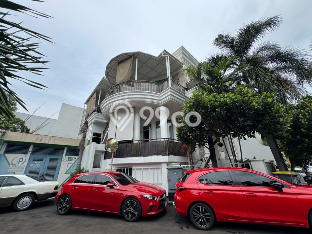 Ready to Use! Premium House LT 173m2 Desain Elegan di Mampang Ready to Use! Premium House LT 173m2 Desain Elegan di Mampang