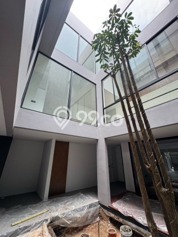 Rumah Elit Modern Tanpa Renovasi di Kemang Jakarta Selatan Rumah Elit Modern Tanpa Renovasi di Kemang Jakarta Selatan