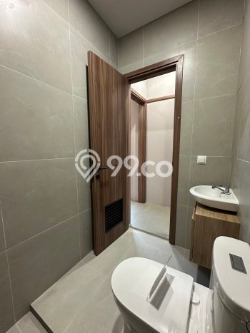 Dijual Rumah 5 Kamar Lokasi Ideal Bagus dan Strategis di BSD Dijual Rumah 5 Kamar Lokasi Ideal Bagus dan Strategis di BSD