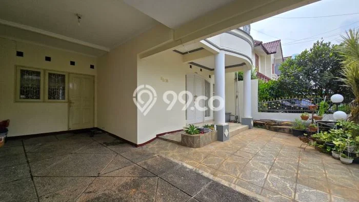 For Sale! Luxury House LT 162m2 Desain Elegan di Kemang Pratama For Sale! Luxury House LT 162m2 Desain Elegan di Kemang Pratama