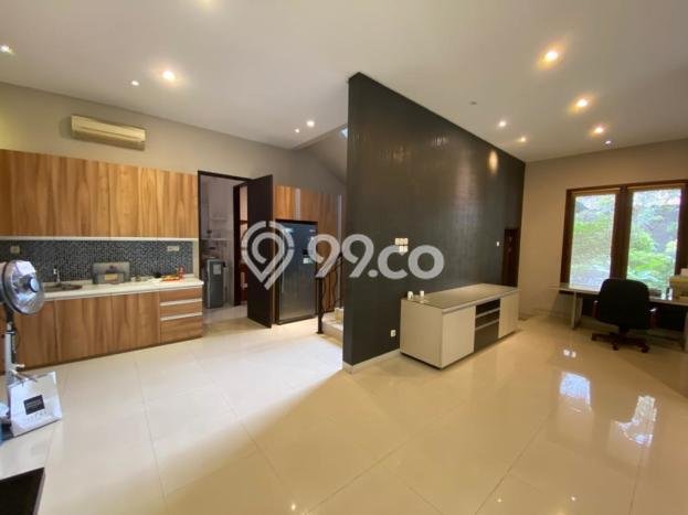 Jual Rumah Luas Megah Dengan View Eksklusif di Mampang, Jakarta Selatan Jual Rumah Luas Megah Dengan View Eksklusif di Mampang, Jakarta Selatan