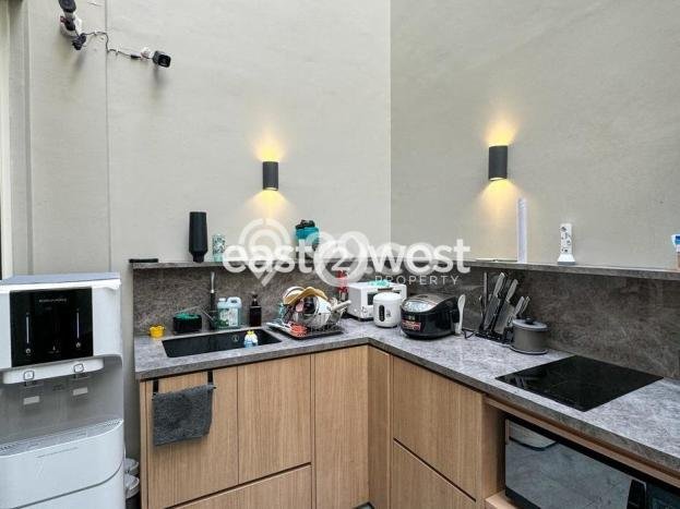 Rumah Minimalis 4 KT di Suvarna Sutera Tangerang Semi Furnished Rumah Minimalis 4 KT di Suvarna Sutera Tangerang Semi Furnished