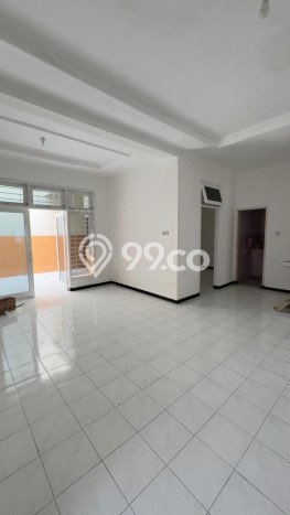 For Sale! Premium House LT 240m2 Desain Elegan di Sutorejo For Sale! Premium House LT 240m2 Desain Elegan di Sutorejo