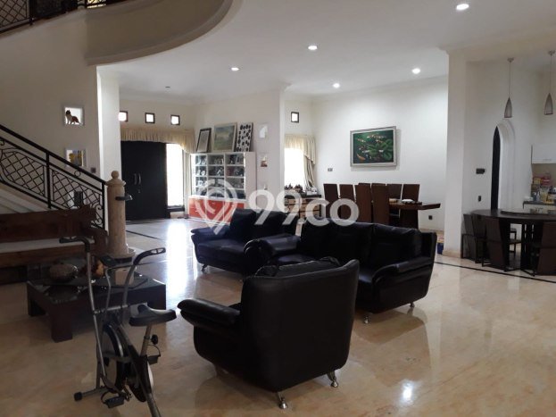 Rumah Luxury Modern Tanpa Renovasi di Surabaya Kota Surabaya Rumah Luxury Modern Tanpa Renovasi di Surabaya Kota Surabaya