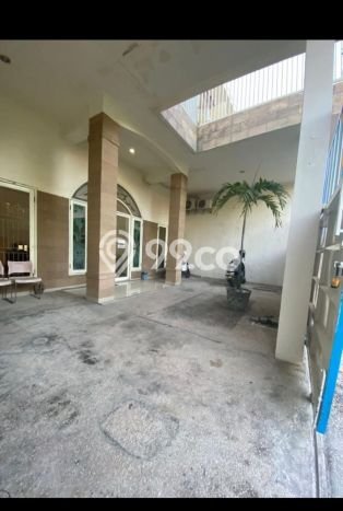 Dijual Rumah Luas Elegan Dengan View Cantik di Manyar, Surabaya Dijual Rumah Luas Elegan Dengan View Cantik di Manyar, Surabaya