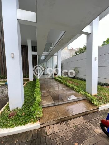 Rumah Elit LB 525m2 Siap Huni Desain Elegan di Sunrise Garden, Jakarta Barat Rumah Elit LB 525m2 Siap Huni Desain Elegan di Sunrise Garden, Jakarta Barat