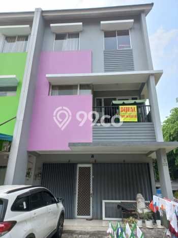 Ruko Dijual di Jakarta Barat LT 90m2 & LB 180m2 Lokasi Terbaik! Ruko Dijual di Jakarta Barat LT 90m2 & LB 180m2 Lokasi Terbaik!