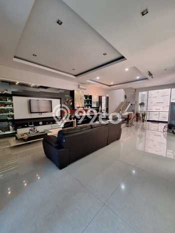 Jual Rumah Mewah Megah Dengan View Cantik di Green Garden, Jakarta Barat Jual Rumah Mewah Megah Dengan View Cantik di Green Garden, Jakarta Barat