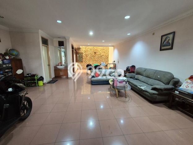 Rumah Elit Modern Siap Huni di Green Garden Jakarta Barat Rumah Elit Modern Siap Huni di Green Garden Jakarta Barat
