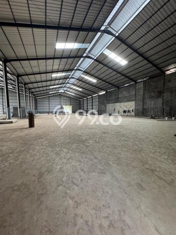 Unit Gudang Disewakan di Arjuna Utara di Area Ramai & Strategis Unit Gudang Disewakan di Arjuna Utara di Area Ramai & Strategis