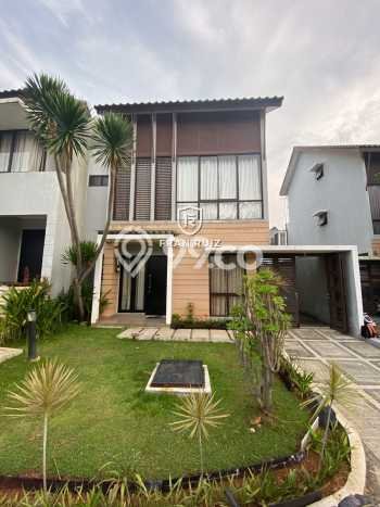Rumah Elit LB 250m2 Siap Pakai Desain Elegan di Daan Mogot, Jakarta Barat Rumah Elit LB 250m2 Siap Pakai Desain Elegan di Daan Mogot, Jakarta Barat