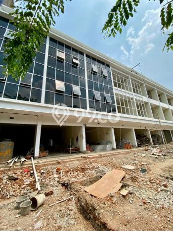Ruko Disewa di Jakarta Barat dengan LB 200m2 Area Komersial Ramai Ruko Disewa di Jakarta Barat dengan LB 200m2 Area Komersial Ramai
