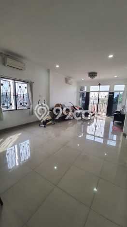 Jual Rumah Mewah Elegan Dengan View Cantik di Jelambar, Jakarta Barat Jual Rumah Mewah Elegan Dengan View Cantik di Jelambar, Jakarta Barat