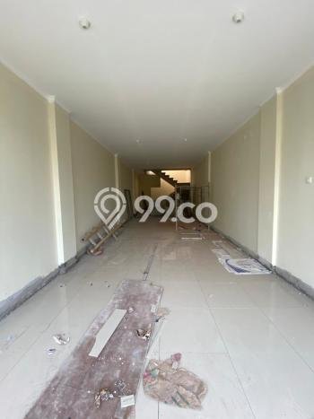 Ruko Disewa di Jakarta Barat dengan LB 200m2 Area Komersial Ramai Ruko Disewa di Jakarta Barat dengan LB 200m2 Area Komersial Ramai