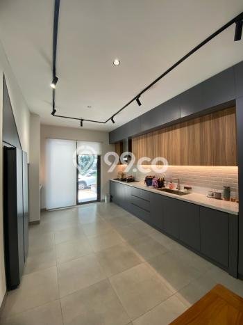 Rumah Mewah LB 210m2 Siap Huni Desain Elegan di Daan Mogot, Jakarta Barat Rumah Mewah LB 210m2 Siap Huni Desain Elegan di Daan Mogot, Jakarta Barat