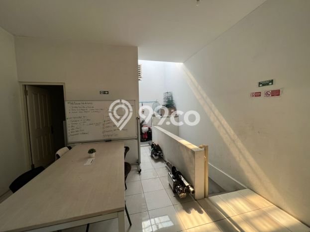 Ruko Premium di Gununganyar, Luas 150m2m², Jalan Utama, Tingkat Keramaian Tinggi Ruko Premium di Gununganyar, Luas 150m2m², Jalan Utama, Tingkat Keramaian Tinggi