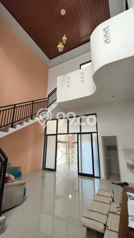 Rumah Area Strategis di Waru, Sidoarjo, LT 135m2m² LB 200m2m² Rumah Area Strategis di Waru, Sidoarjo, LT 135m2m² LB 200m2m²