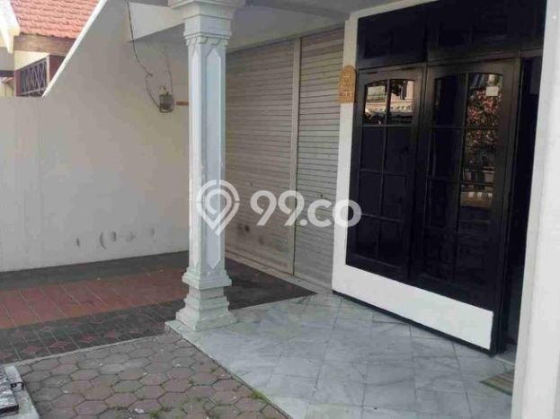 Rumah Mewah LB 200m2 Siap Pakai Desain Elegan di Sutorejo, Surabaya Rumah Mewah LB 200m2 Siap Pakai Desain Elegan di Sutorejo, Surabaya