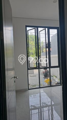 HOT DEAL! Dijual Rumah Premium di , Surabaya, Luas Tanah 100m2m² LB 160m2m² HOT DEAL! Dijual Rumah Premium di , Surabaya, Luas Tanah 100m2m² LB 160m2m²