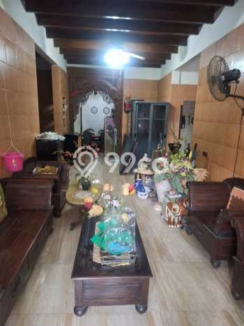Dijual Terbatas Rumah 5 Kamar Tidur di Kawasan Residential Sutorejo, Surabaya Dijual Terbatas Rumah 5 Kamar Tidur di Kawasan Residential Sutorejo, Surabaya