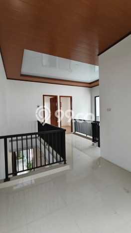 Dijual Cepat Rumah 5 KT 5 KM di Lokasi Strategis , Surabaya Dijual Cepat Rumah 5 KT 5 KM di Lokasi Strategis , Surabaya