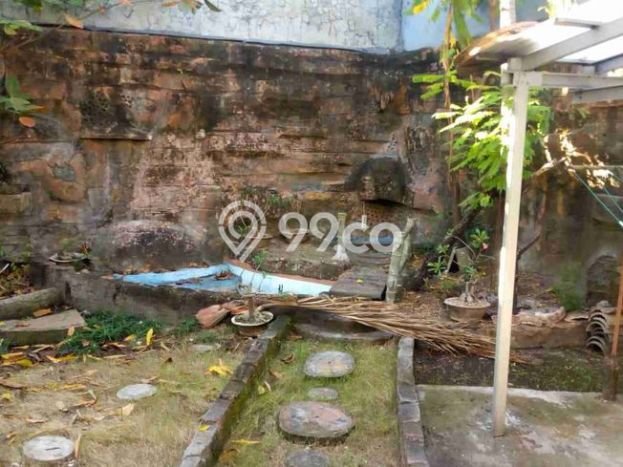 Rumah Mewah LB 200m2 Siap Pakai Desain Elegan di Sutorejo, Surabaya Rumah Mewah LB 200m2 Siap Pakai Desain Elegan di Sutorejo, Surabaya
