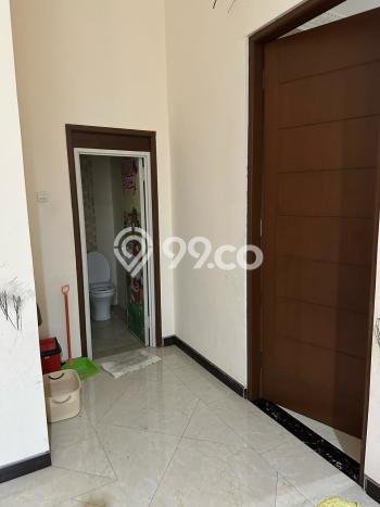 Rumah Strategis Modern Lb 180m2 di Wiyung, Surabaya Rumah Strategis Modern Lb 180m2 di Wiyung, Surabaya