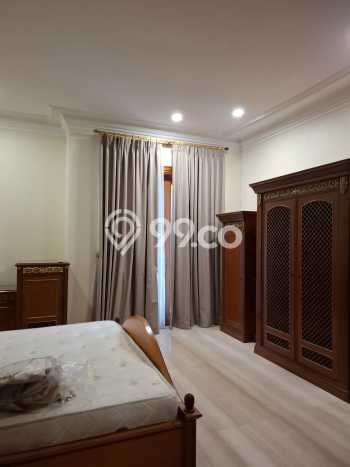 Sewa Rumah Strategis di Mega Kuningan LT 350m2 / LB 600m2 Kondisi Bagus Sewa Rumah Strategis di Mega Kuningan LT 350m2 / LB 600m2 Kondisi Bagus