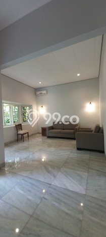 Rumah kawasan Menteng, Akses ke Pusat Kota, 3 KT, Luas 700m² LB 300m² Rumah kawasan Menteng, Akses ke Pusat Kota, 3 KT, Luas 700m² LB 300m²