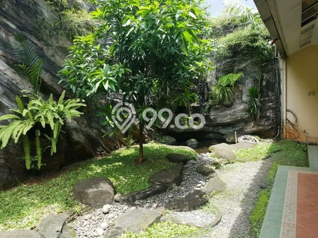For Sale! Premium House LT 540m2 Desain Elegan di Mega Kuningan For Sale! Premium House LT 540m2 Desain Elegan di Mega Kuningan