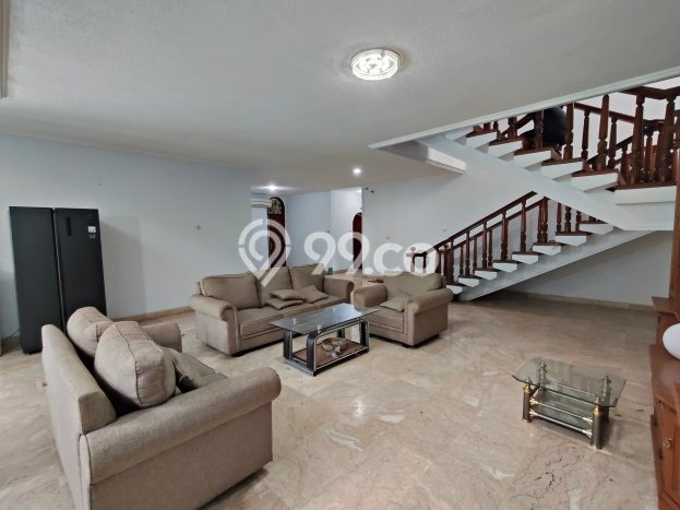 Disewakan Rumah Nyaman LT 504m2 / LB 400m2 di Mega Kuningan, Jakarta Selatan Disewakan Rumah Nyaman LT 504m2 / LB 400m2 di Mega Kuningan, Jakarta Selatan