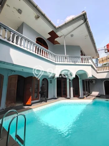 Disewakan Rumah Nyaman LT 504m2 / LB 400m2 di Mega Kuningan, Jakarta Selatan Disewakan Rumah Nyaman LT 504m2 / LB 400m2 di Mega Kuningan, Jakarta Selatan