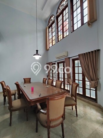 Disewakan Rumah Nyaman LT 504m2 / LB 400m2 di Mega Kuningan, Jakarta Selatan Disewakan Rumah Nyaman LT 504m2 / LB 400m2 di Mega Kuningan, Jakarta Selatan