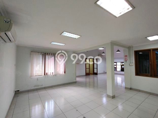 Disewakan Rumah Nyaman di Pejompongan LT 560m2 / LB 360m2 Siap Huni Disewakan Rumah Nyaman di Pejompongan LT 560m2 / LB 360m2 Siap Huni