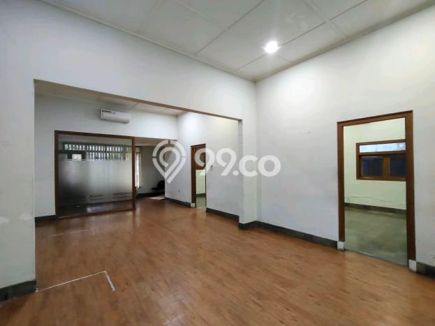 Disewakan Rumah Nyaman di Pejompongan LT 560m2 / LB 360m2 Siap Huni Disewakan Rumah Nyaman di Pejompongan LT 560m2 / LB 360m2 Siap Huni
