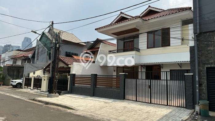 Jarang Ada! Rumah Sewa 4 Kamar Bagus Siap Huni Senayan Jarang Ada! Rumah Sewa 4 Kamar Bagus Siap Huni Senayan