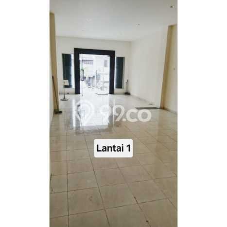 Unit Ruko Dijual di Dukuh Pakis Surabaya Luas Tanah 67m2, Luas Bangunan 265m2 Unit Ruko Dijual di Dukuh Pakis Surabaya Luas Tanah 67m2, Luas Bangunan 265m2