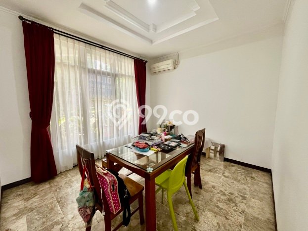 Dijual Rumah Luas Elegan Dengan View Cantik di Bintaro, Jakarta Selatan Dijual Rumah Luas Elegan Dengan View Cantik di Bintaro, Jakarta Selatan