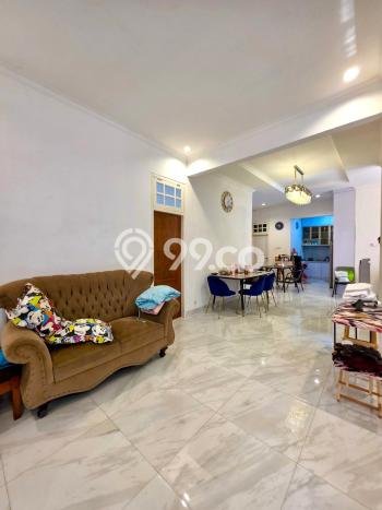 Jual Rumah Luas Elegan Dengan View Eksklusif di Bintaro, Jakarta Selatan Jual Rumah Luas Elegan Dengan View Eksklusif di Bintaro, Jakarta Selatan